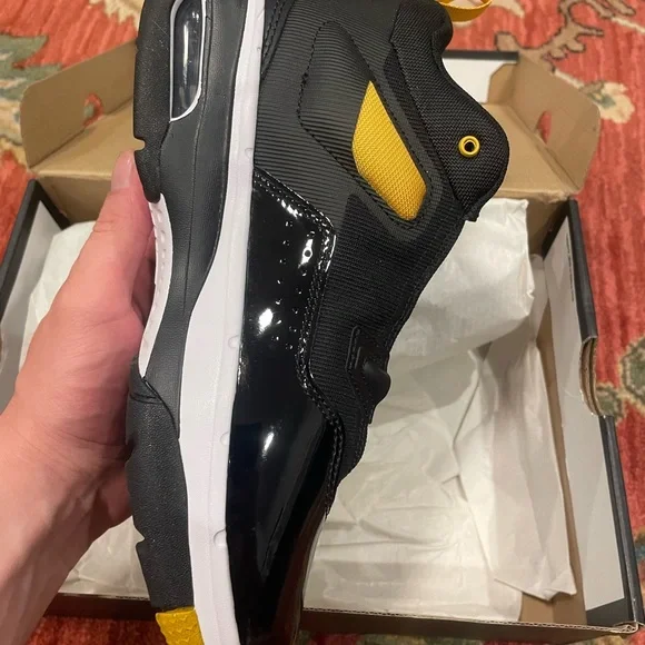 Jordan Stay Loyal 3 (GS) - Picture 3 of 8